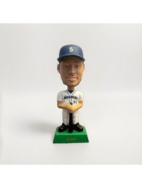 2001 Upper Deck MLB Authentics Ichiro Suzuki Rookie Season Bobblehead